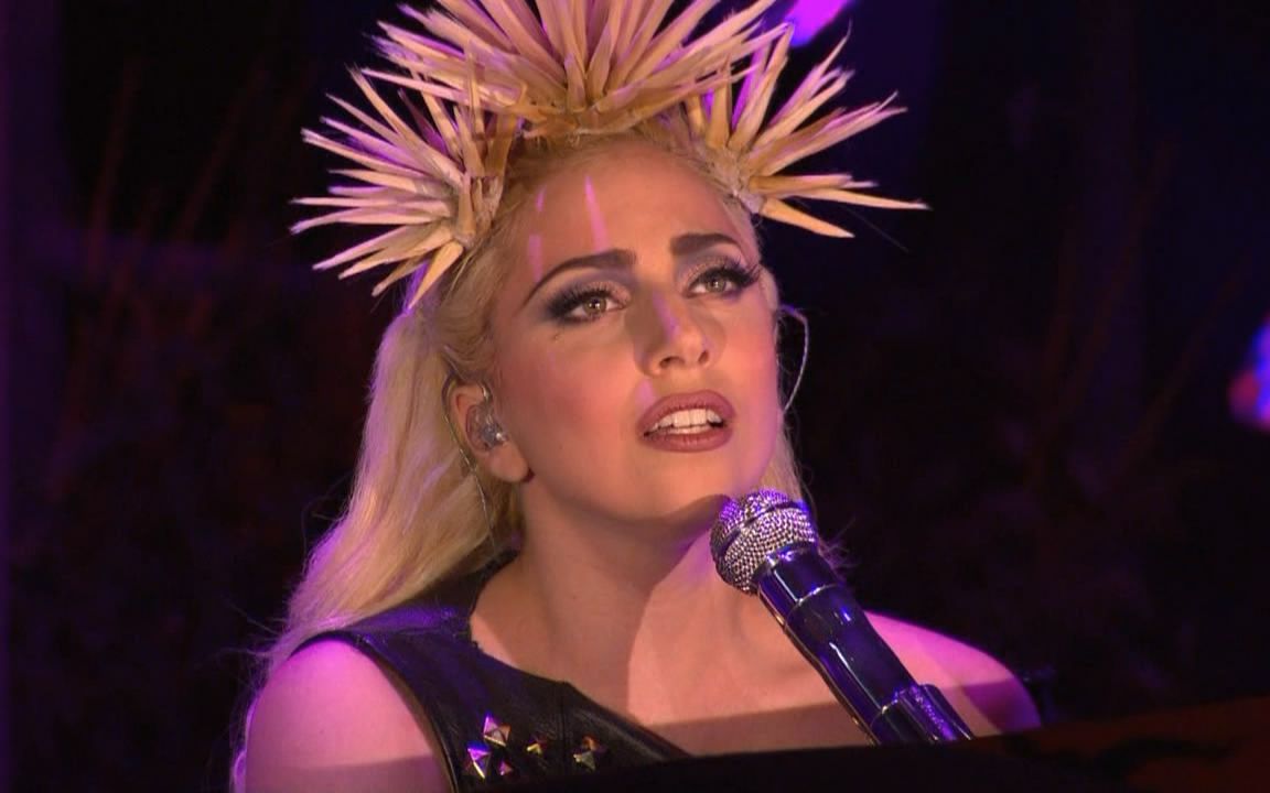 gaga - monster/bad romance/speechless (oprah winfrey show 2010)