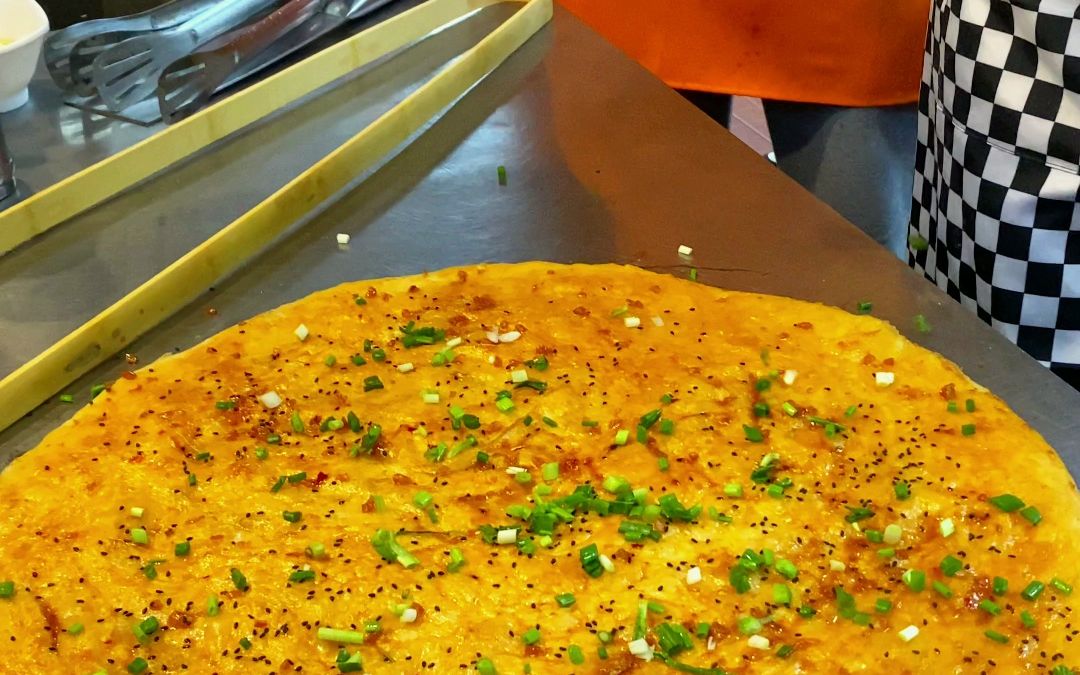 酱香饼早餐技术,1-2人就可以做,可开店可摆摊!