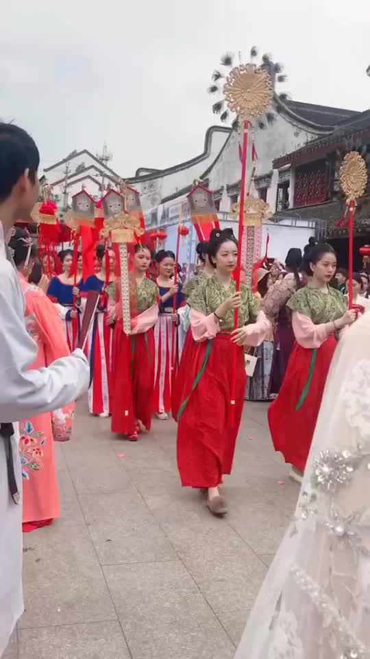 [图]真实的汉服婚礼现场！谁家大小姐出嫁啊😍