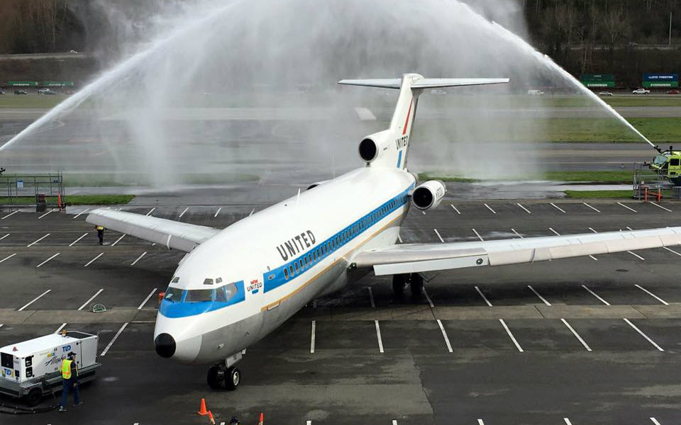 飞往博物馆所在的波音机场,加入737和747原型机的展示行列