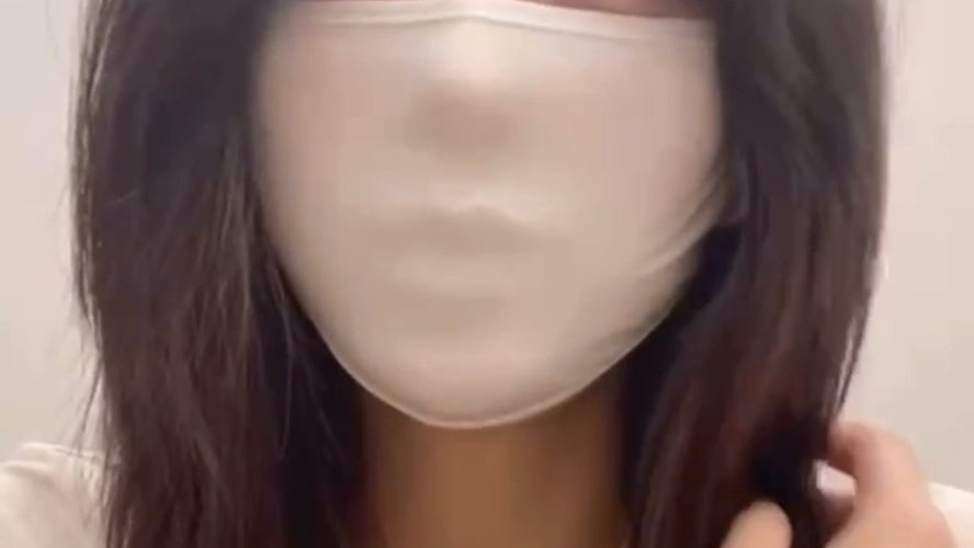 带莫代尔口罩讲故事 这种系列有上百部