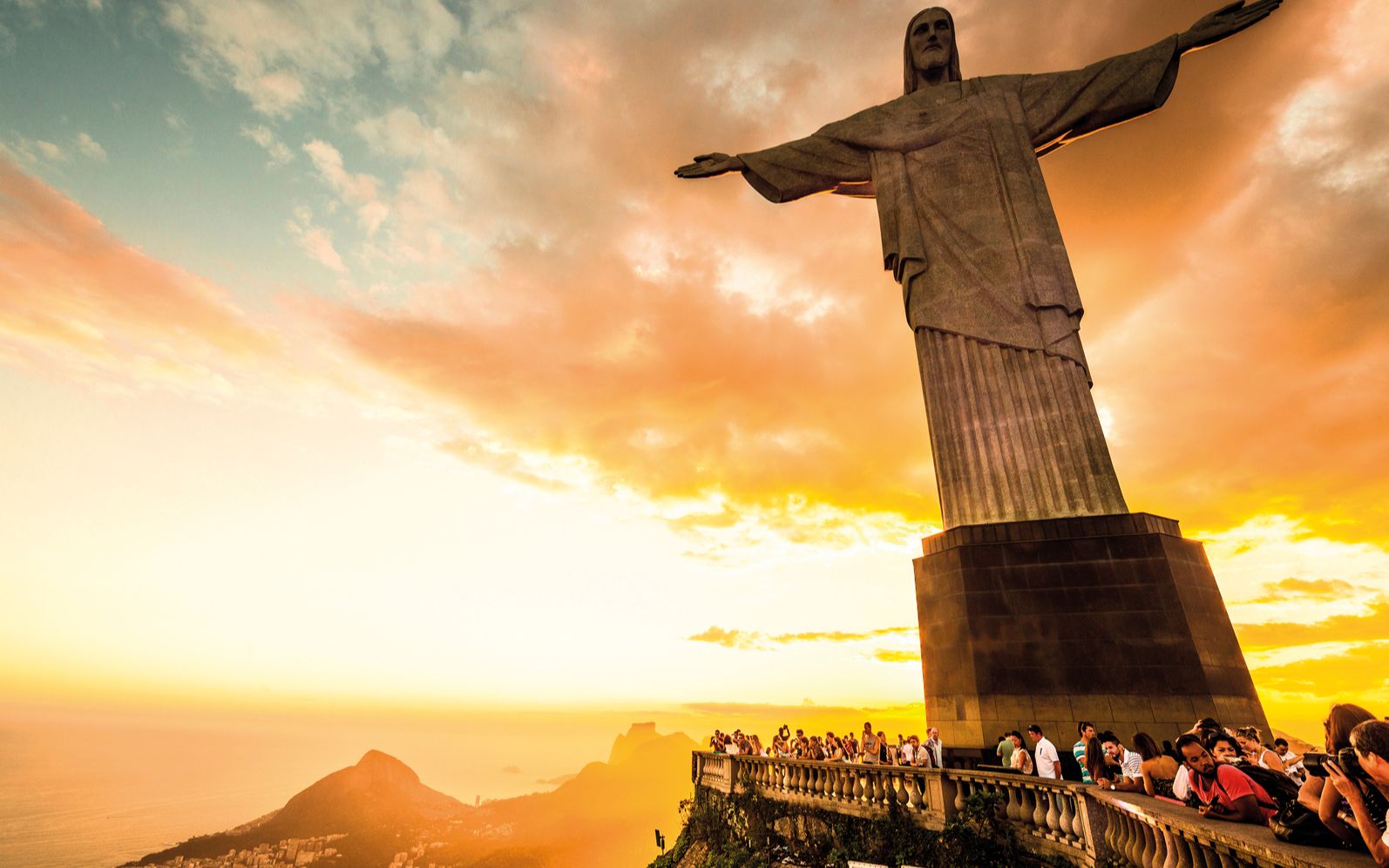 里约热内卢基督像夜景图片