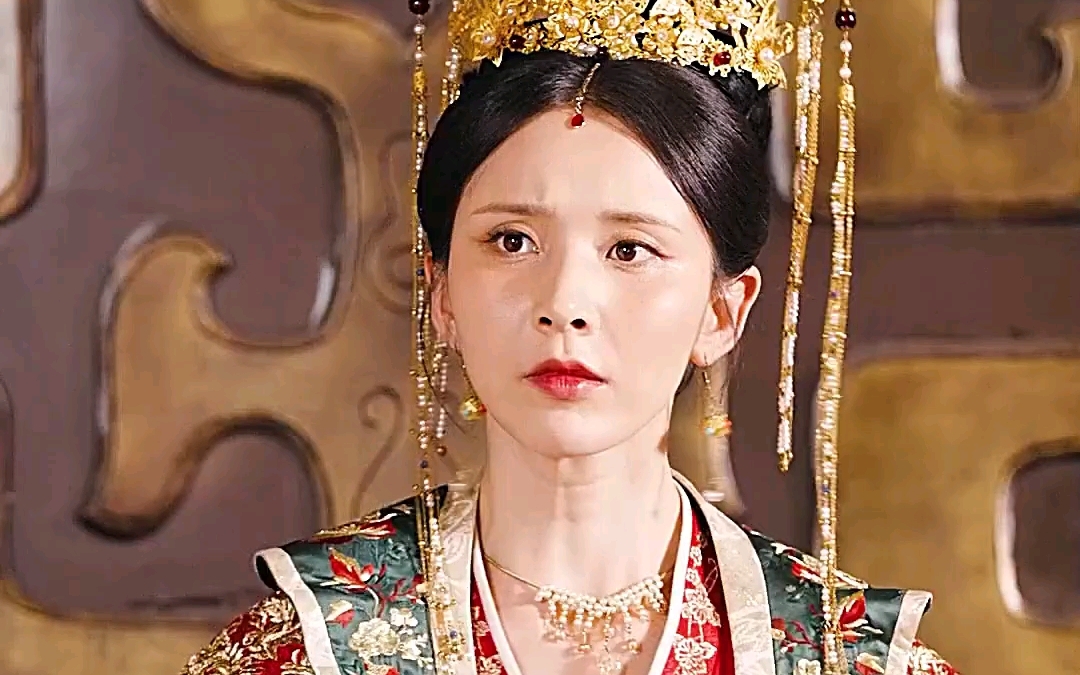 我的女王大人 小伙带着手机回到古代给女王拍照