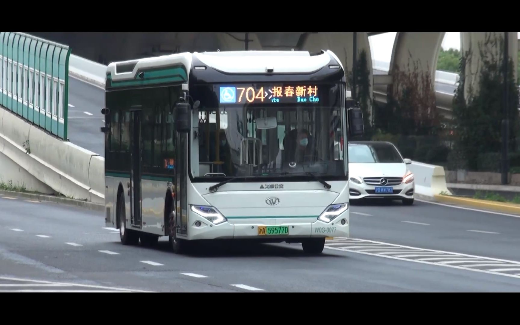 上海公交 巴士二公司 704路 w0g-0077