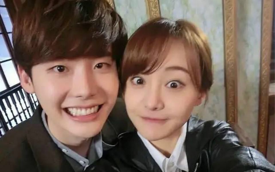 曝郑爽曾戏拍一半飞韩国整容圈内人曝郑爽逃税超5部作品片酬过一亿戏