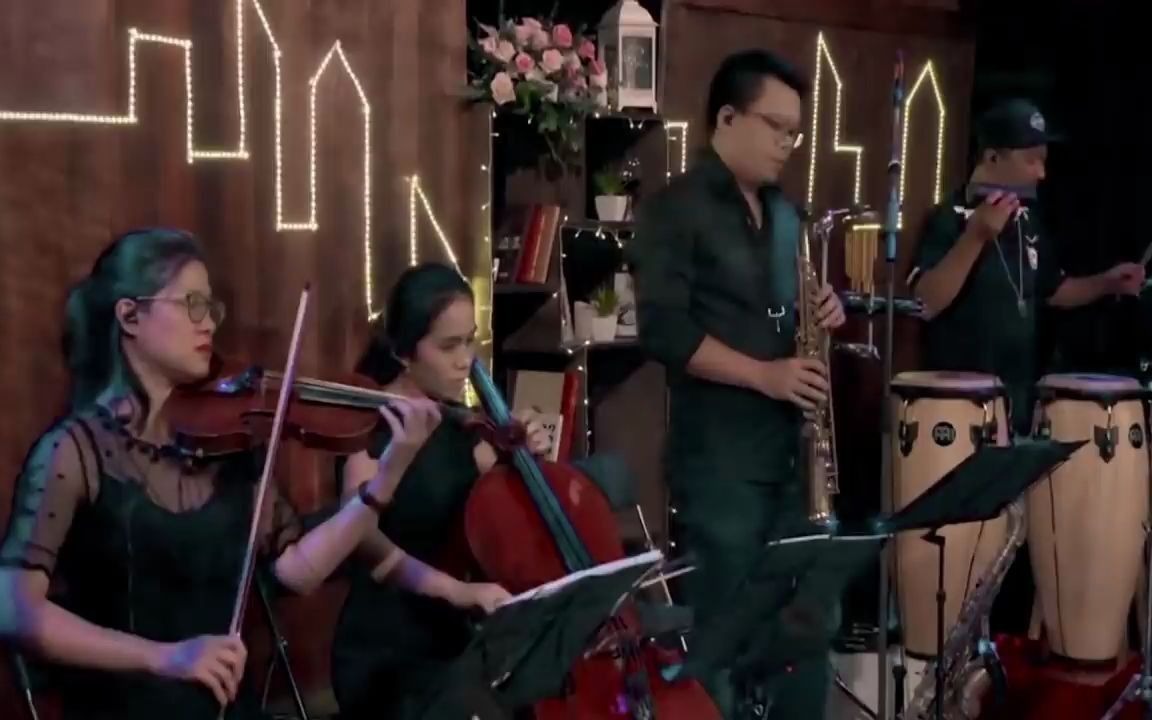 [图]Có Chàng Trai Viết Lên Cây _ Phan Mạnh Quỳnh _ Thùy Chi Live _ FPT Music Home