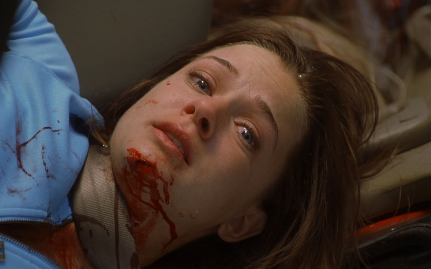 死神来了2高速公路发生连环车祸侥幸逃生的几人接连惨死