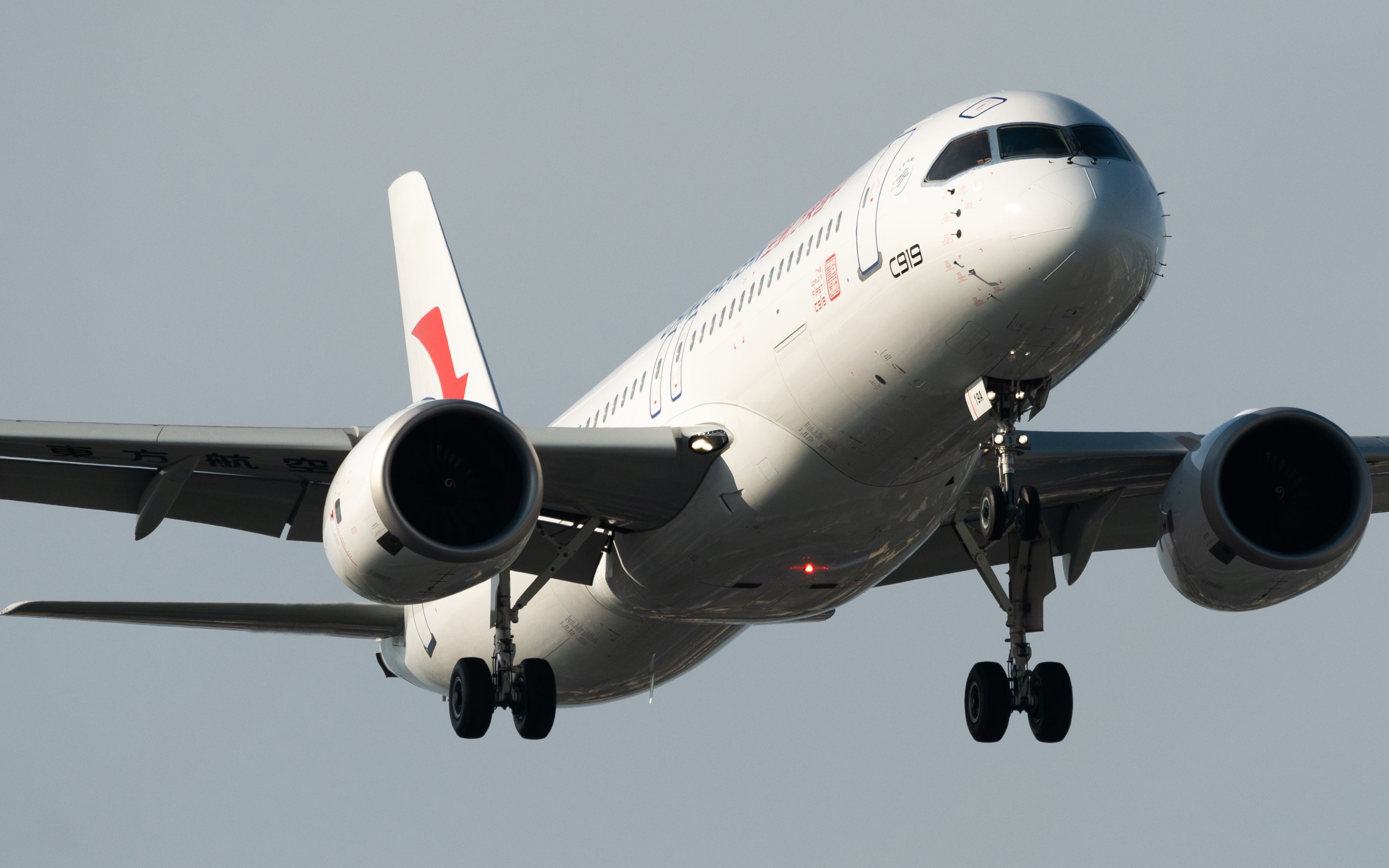 c919首班定期商业运行 上海-成都 起飞降落全记录!