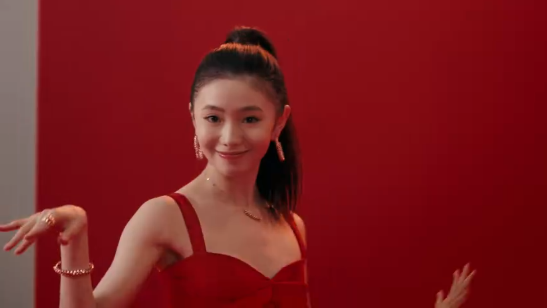 刘浩存红裙跳舞卡地亚宣传片舞蹈cut