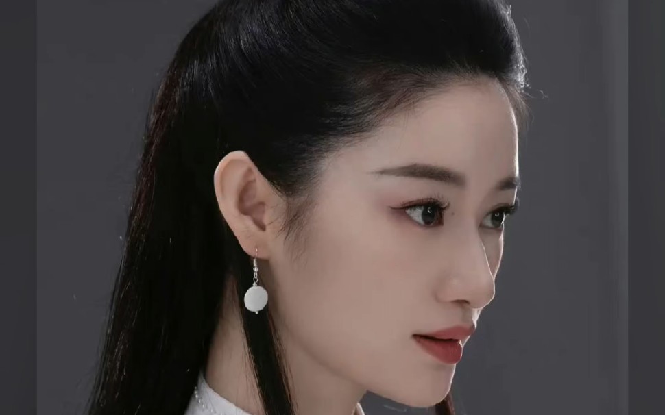 郭晓婷新剧定妆照