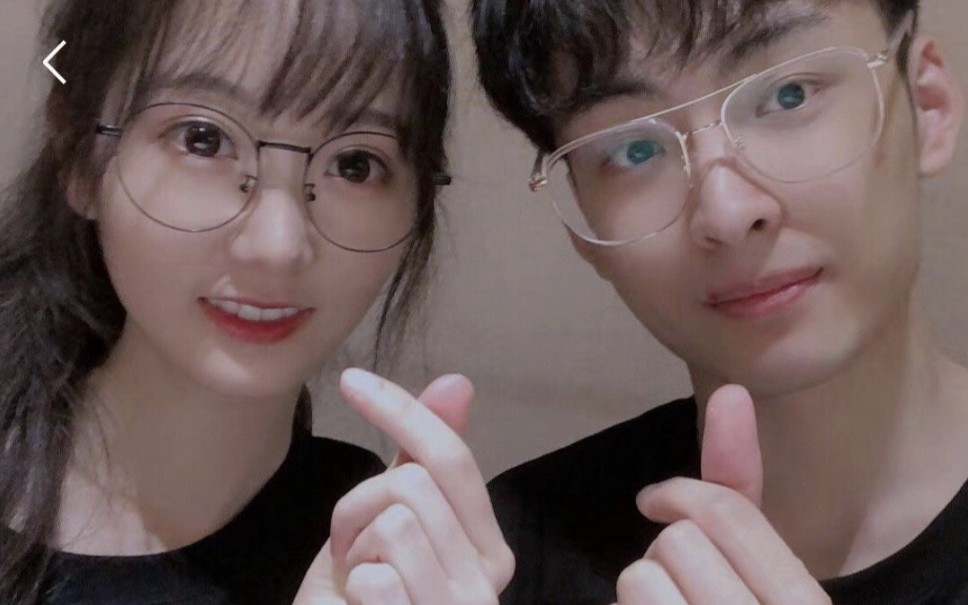 赖神向瓜妹直播表白了