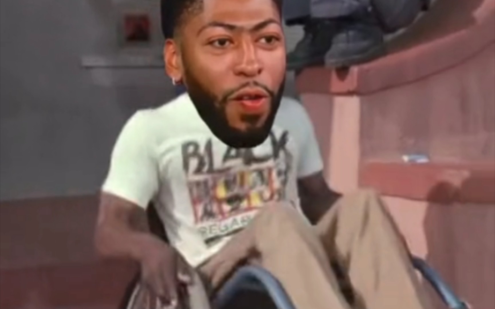 【恶搞勿喷】浓眉被鲁尼打伤,坐轮椅离场,詹姆斯拿水拉出气