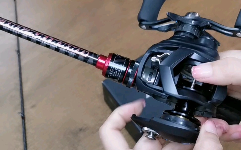 开始路亚鳜鱼了,美夏狂虫搭配达亿瓦蜘蛛水滴轮!