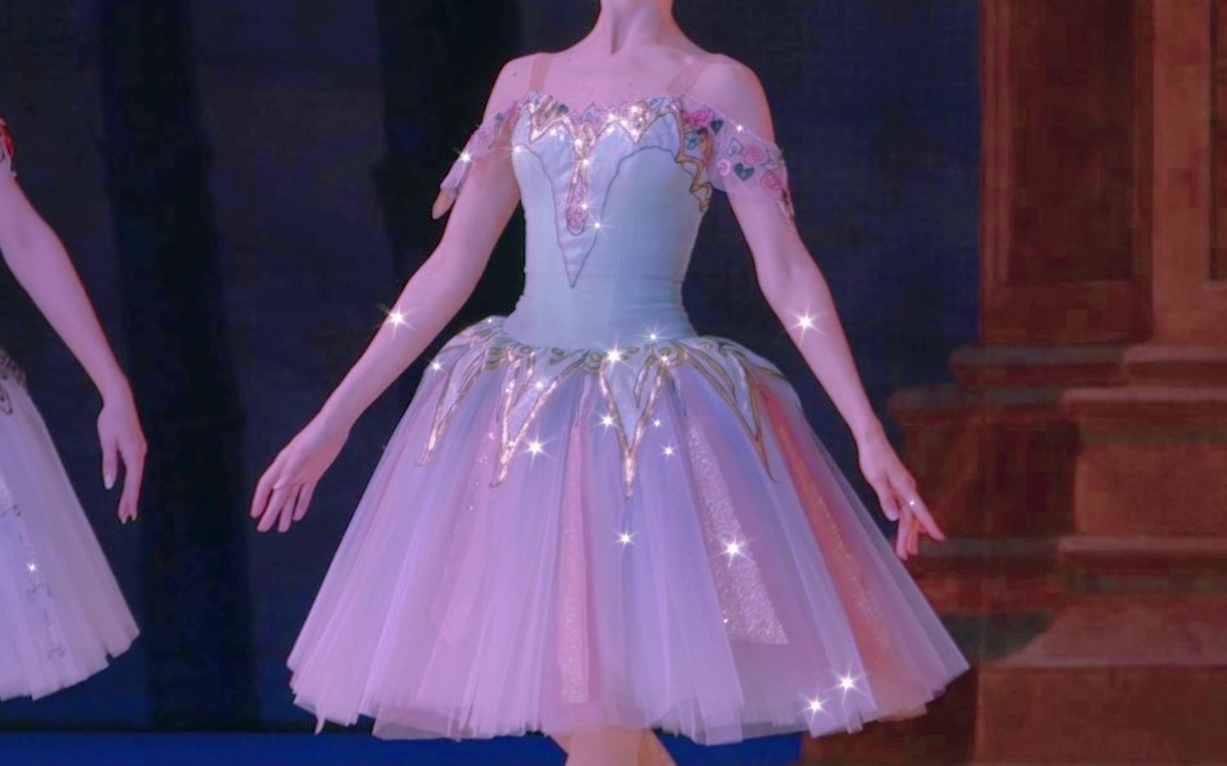 芭蕾裙真的好美好梦幻裙摆转动的那一刻是仙女在跳舞