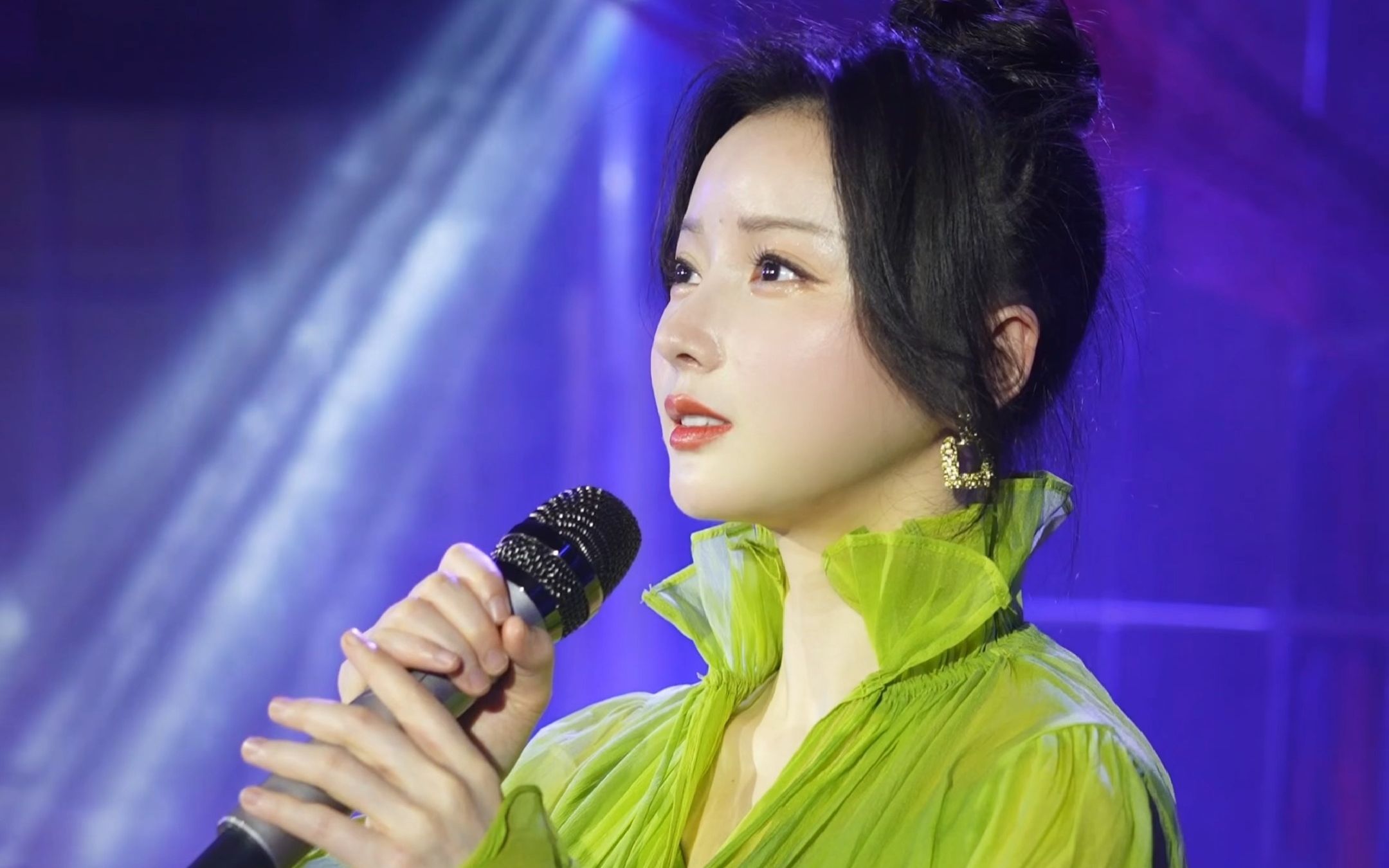 陈晓竹cover《春光美》:我们在回忆,说着那春天