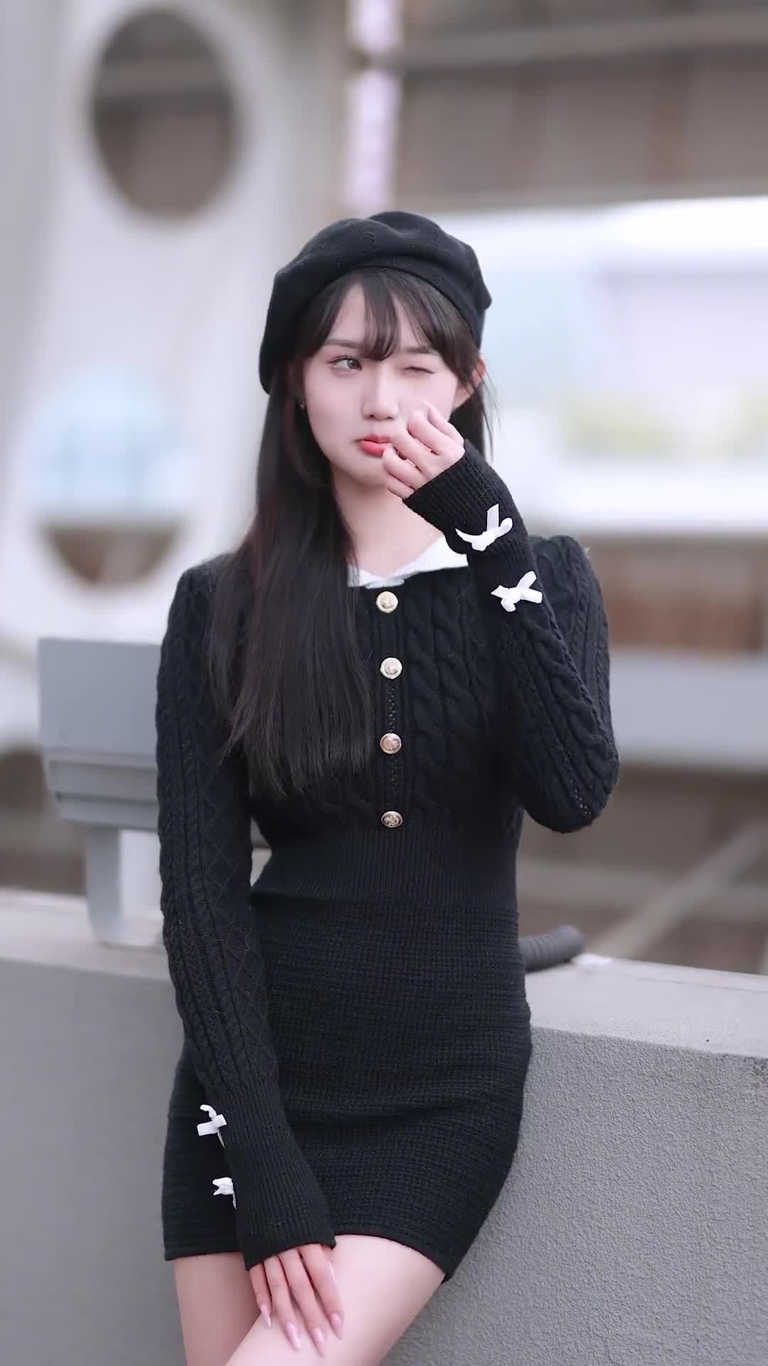 好看的小姐姐 #很哇塞的小姐姐 #高颜值美女 好可爱的小熊#车模小姐