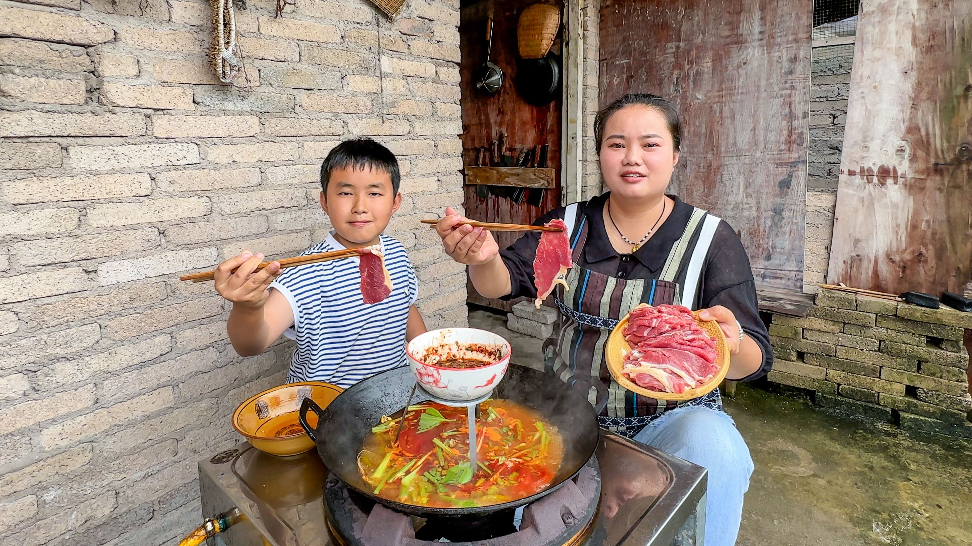 贵州酸汤牛肉火锅,酸辣开胃,超下饭哔哩哔哩bilibili