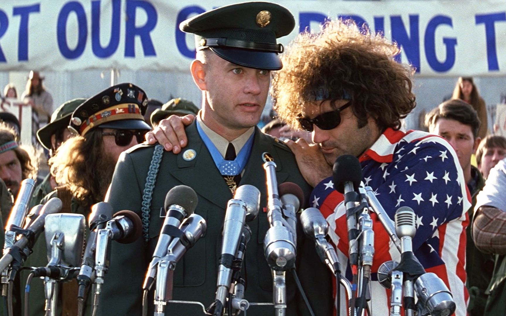 《阿甘正传》:历史还是童话?深度解析化解美国伤痕的影史经典