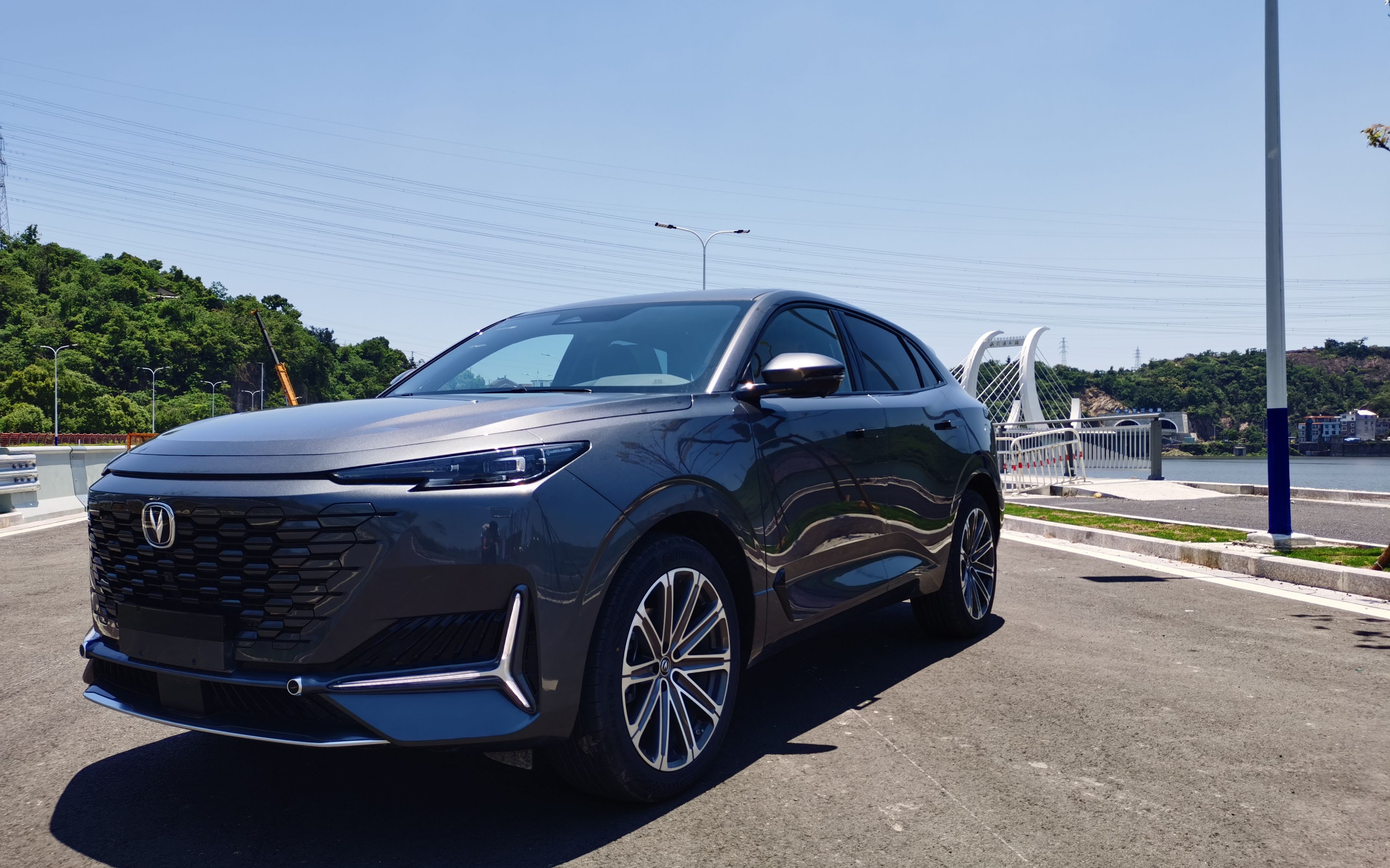 长安unik与美女更配哦