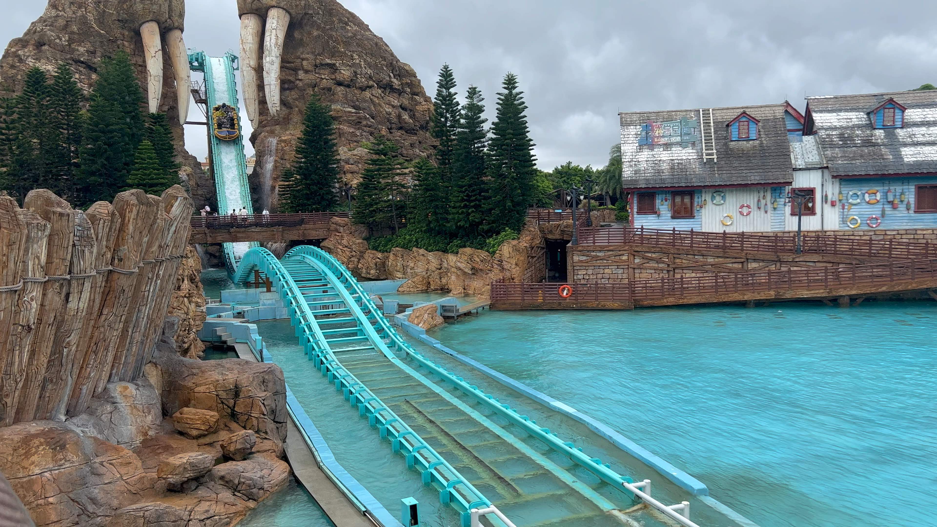 珠海长隆海洋王国超浪激流