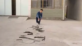 ae教程 和c4d配合制作隔山打牛的裂地效果！！