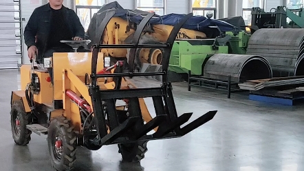 电动抓木机电动小铲车四驱电动抓草机一机多用操作方便