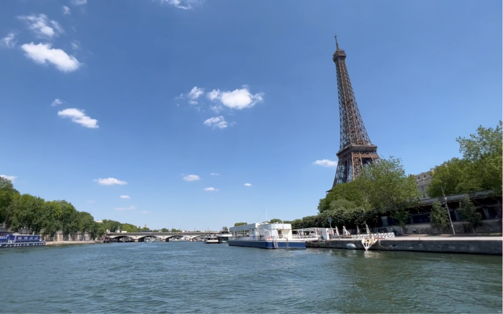 法国巴黎塞纳河游船