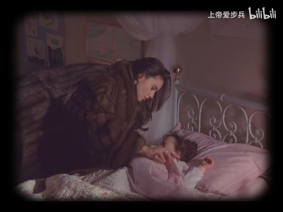 未亡人 莫妮卡贝鲁奇