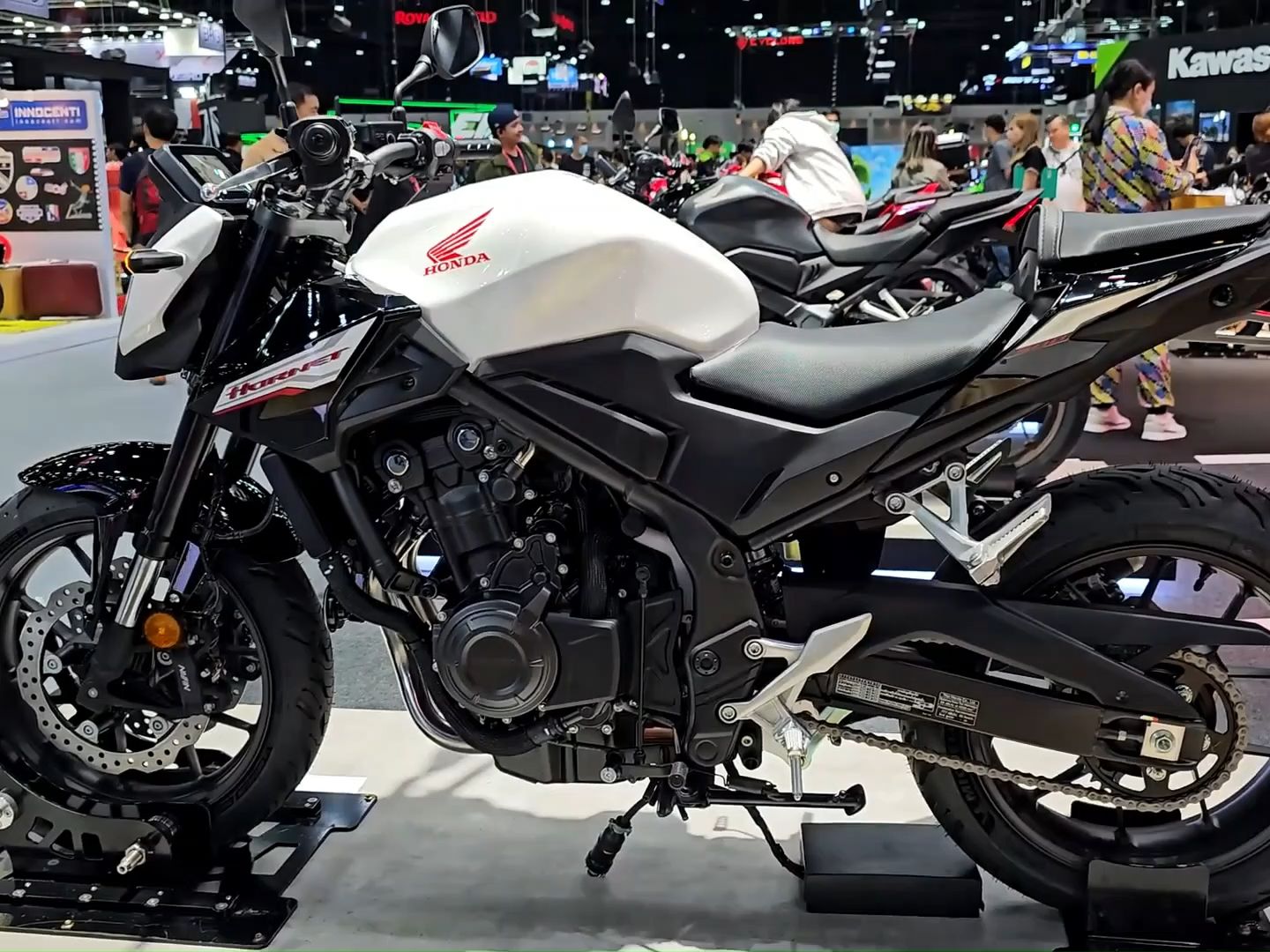 2024款 全新本田 cb500 展车细节大赏