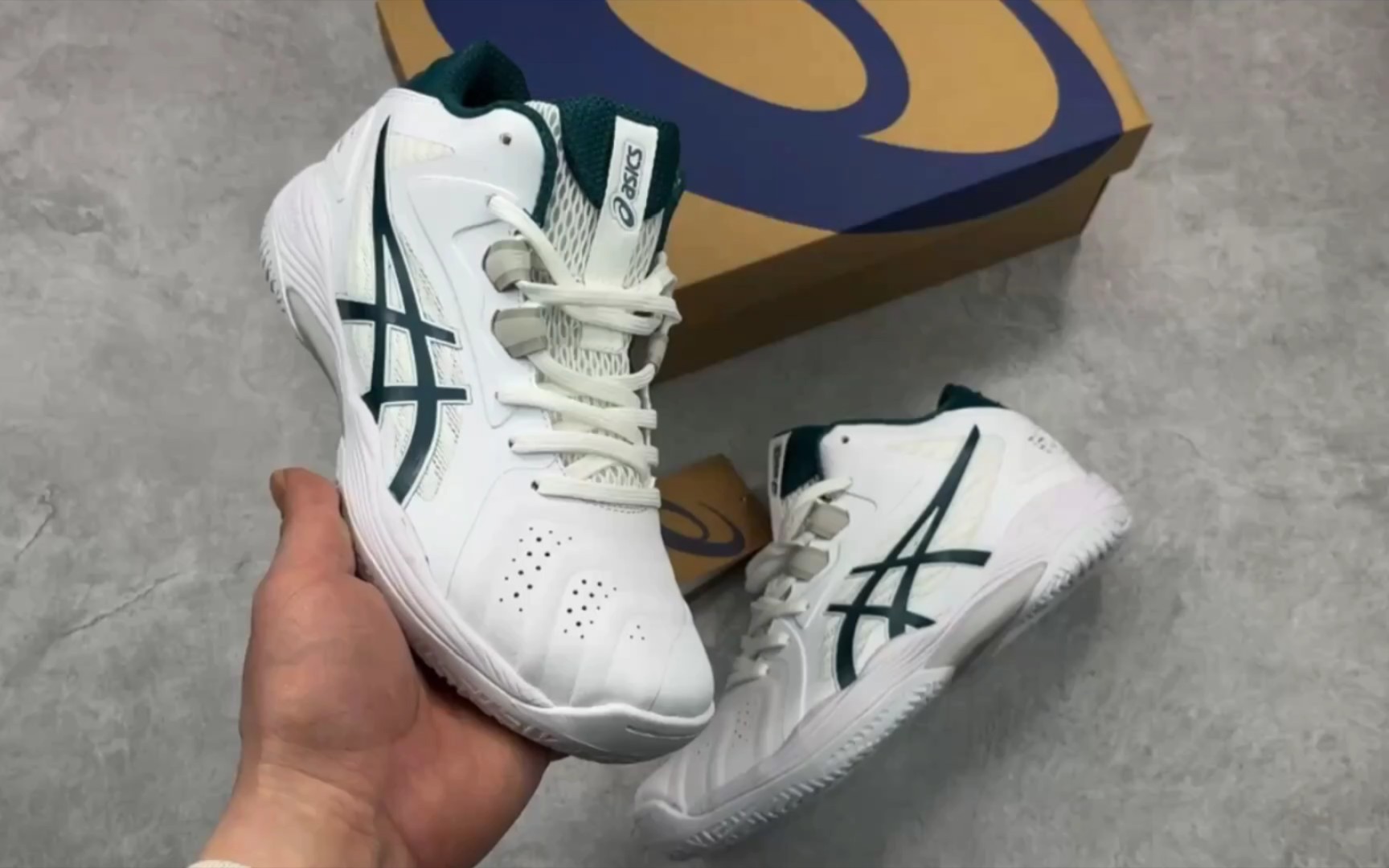 asics gel-hoop v13 亚瑟士实战篮球鞋 鞋面采用新的u-throat不对称结