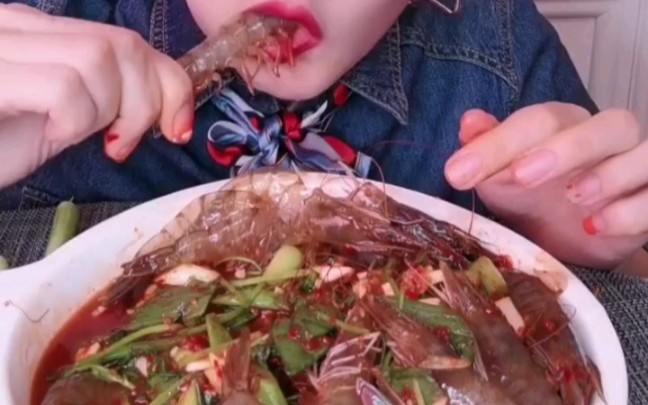 快手吃播吸虾大法吸溜吸溜▽