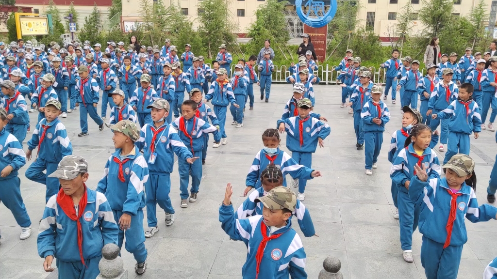 藏族学生的特色广播体操-达孜区中心小学