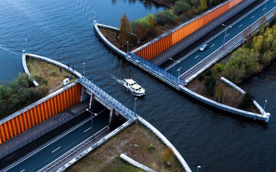 荷兰为何在水下修建马路?船在头顶上经过时,就不怕道路被淹?