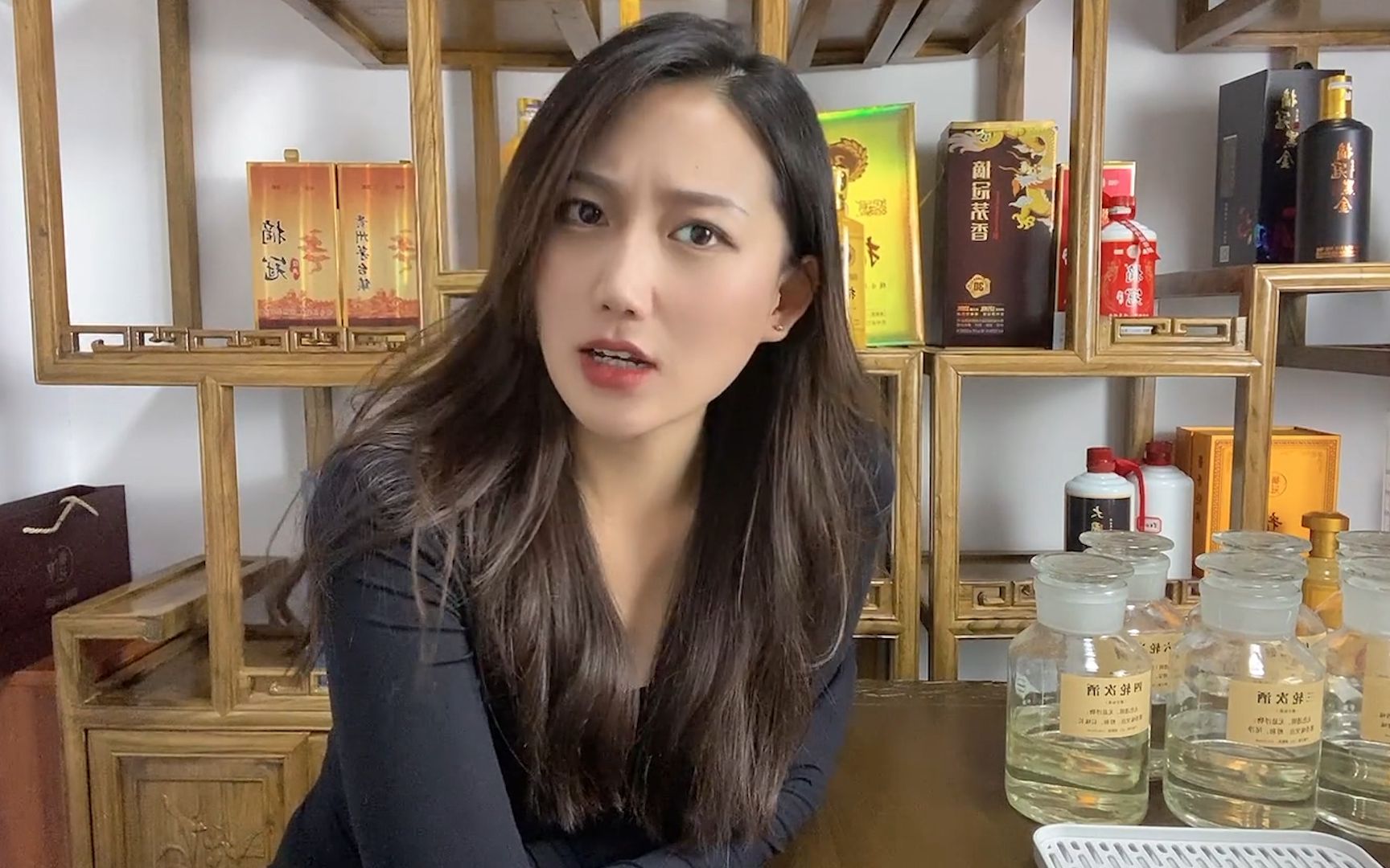 用茅台洗脚你见过吗?小酒妹却认为是应该的,茅台酒厂引以为豪