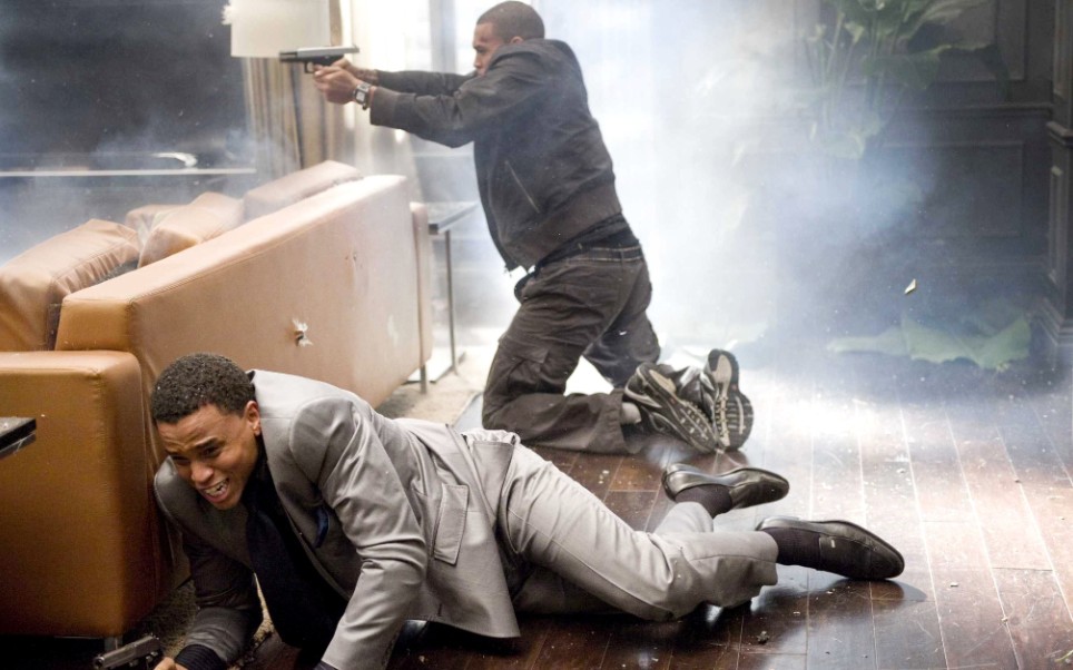 顶级高智商劫匪劫取运钞车与j方街头火拼(1)