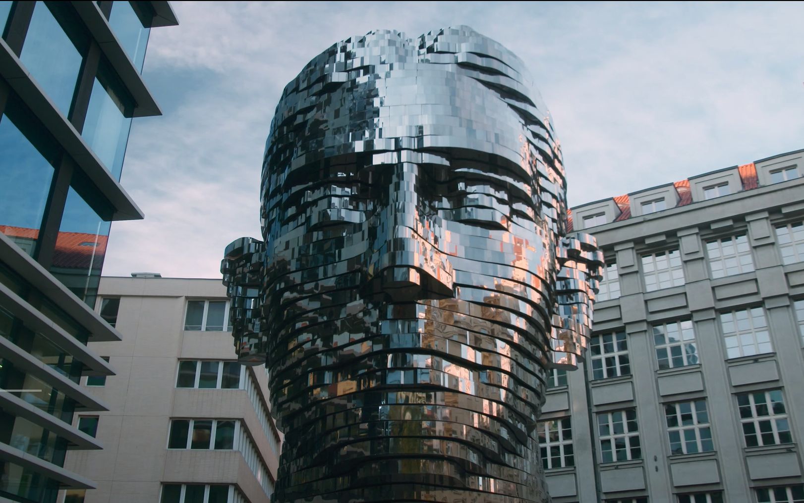 vimeo 装置艺术《franz of prague》鬼畜脸由四十二个独立驱动的