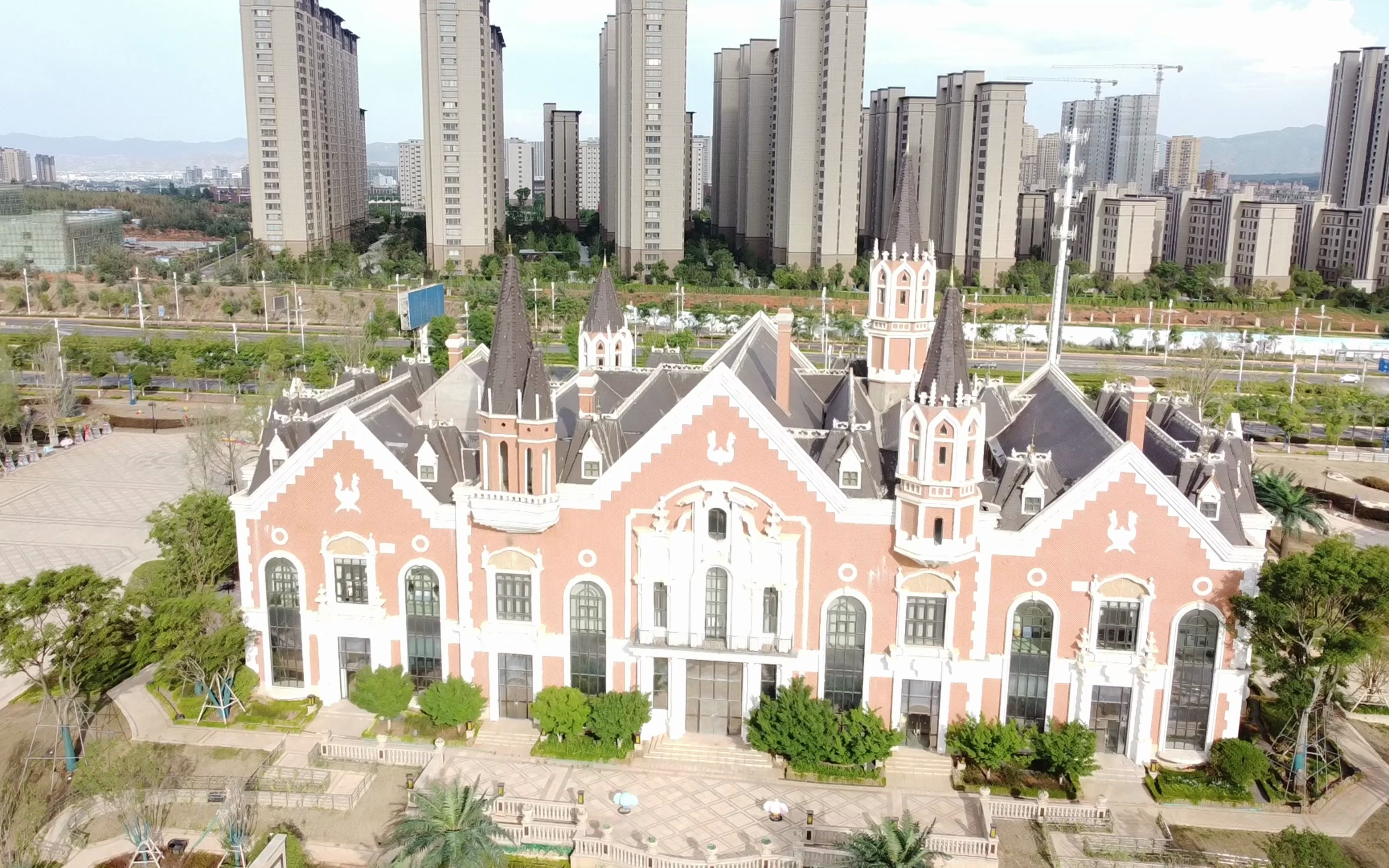 云南昆明的恒大文旅城，占地1600余亩，烂尾3年已变成无人区？