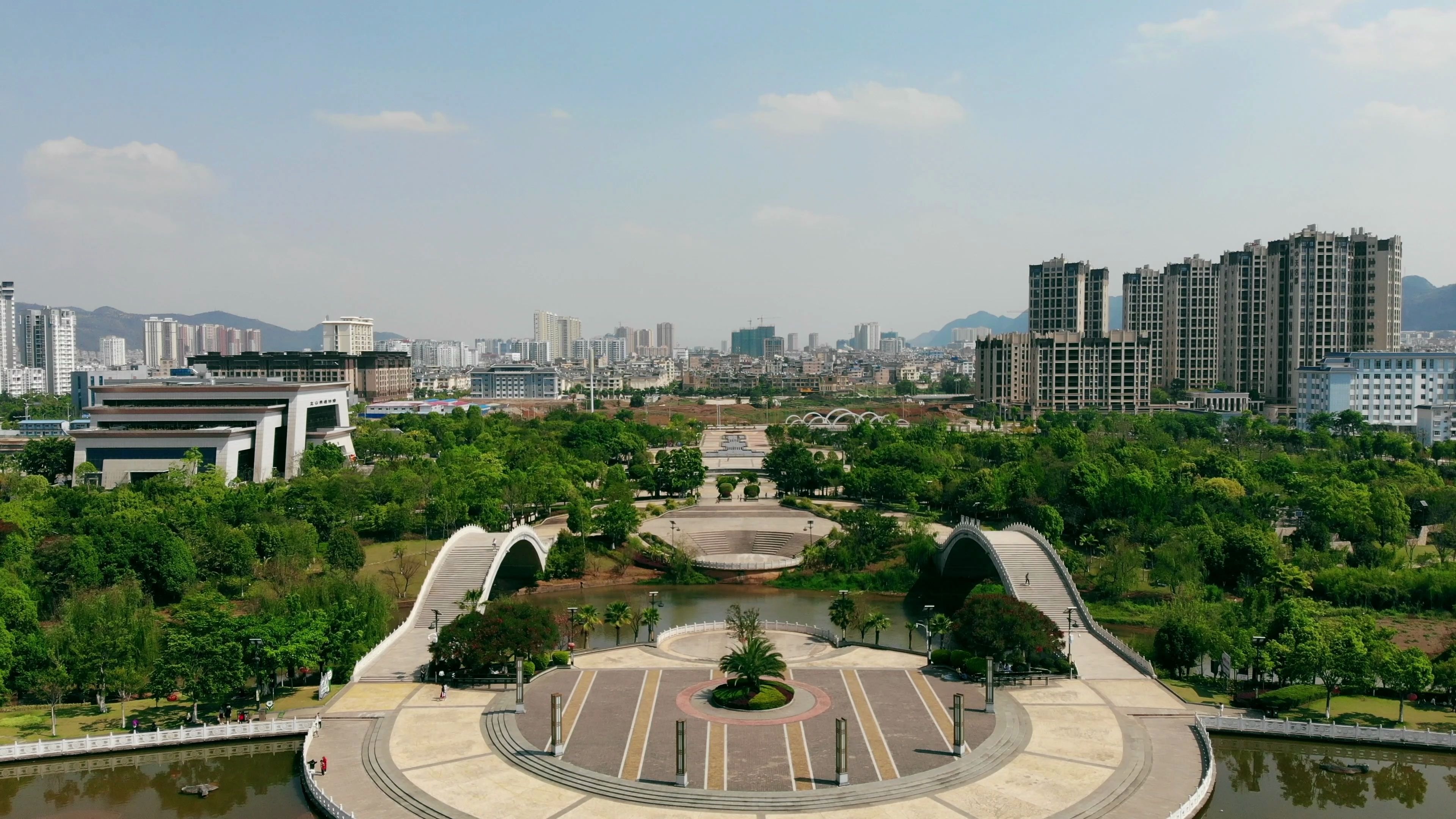 文山州人民政府华龙湖公园