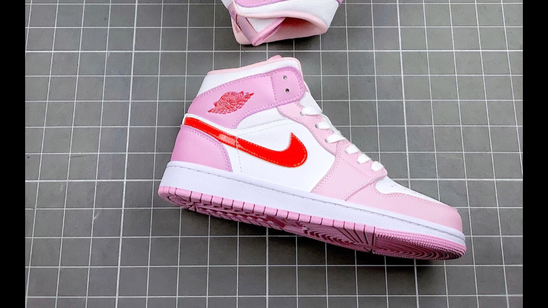 乔丹air jordan 1 mid valentines day aj1 粉玫瑰情人节中帮篮球鞋