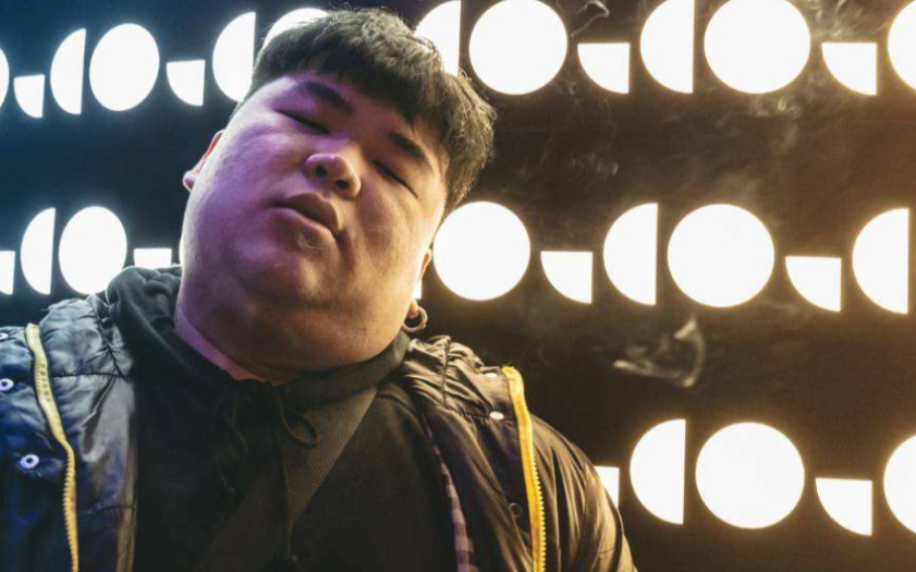 海尔兄弟knowknow直播时听见这首歌脸都绿了