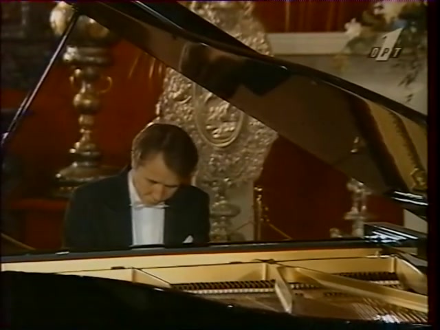 [图]【钢琴】普列特涅夫 演奏 柴可夫斯基 四季 Pletnev plays Tchaikovsky The Seasons