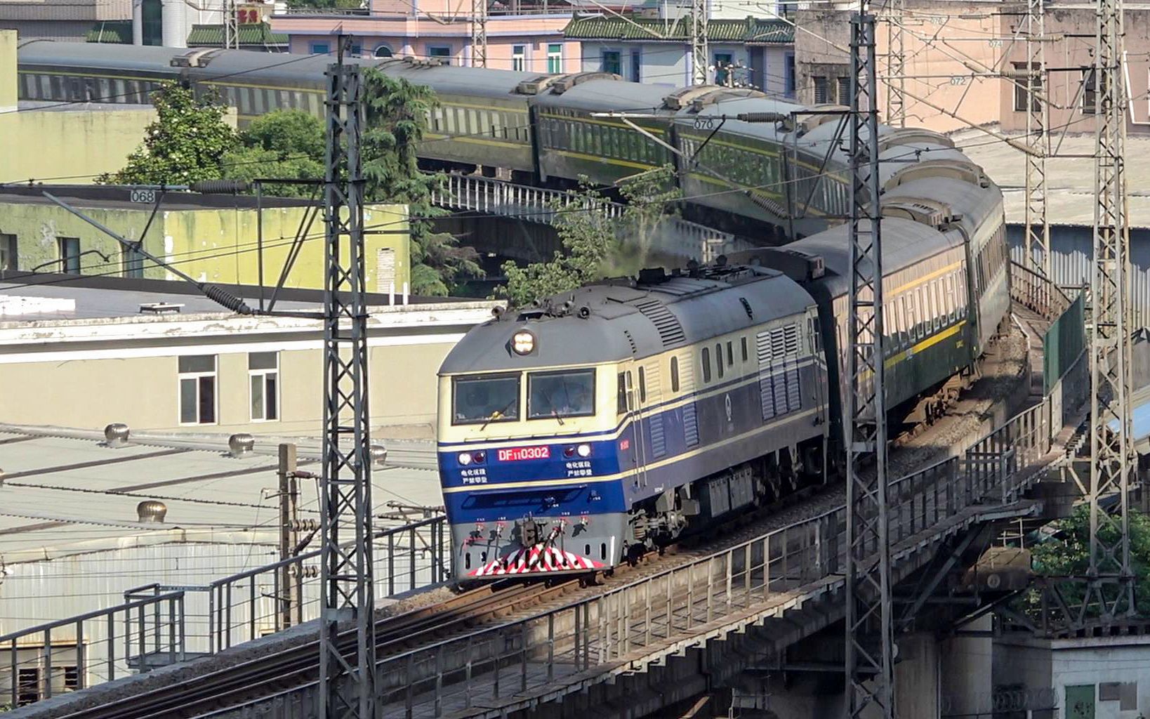 06.08萧甬上行线』t326次 df110302【红宝石家居附近】