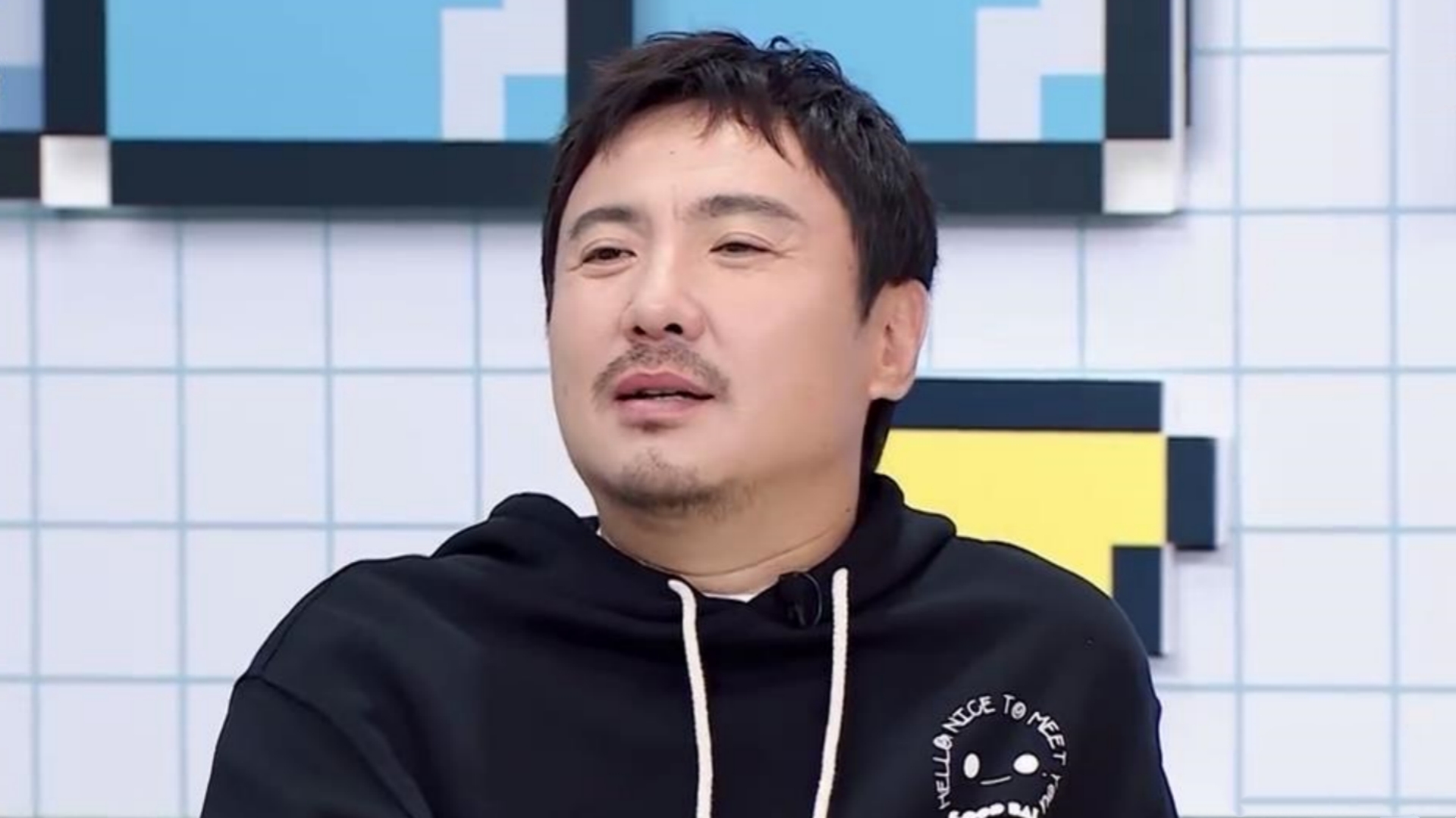 沈腾演我本人,社交场合玩手机是为了缓解尴尬,等对方跟自己说话