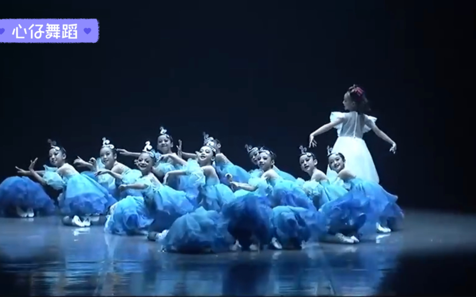 [图]少儿优美群舞《浪花朵朵》