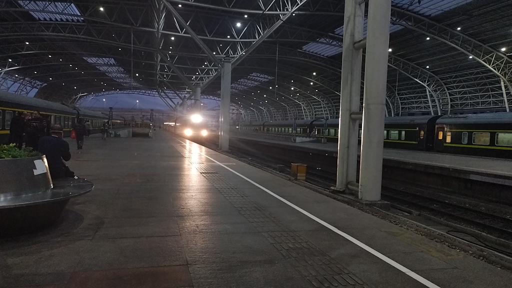 电力客车k2666南京站五道停车