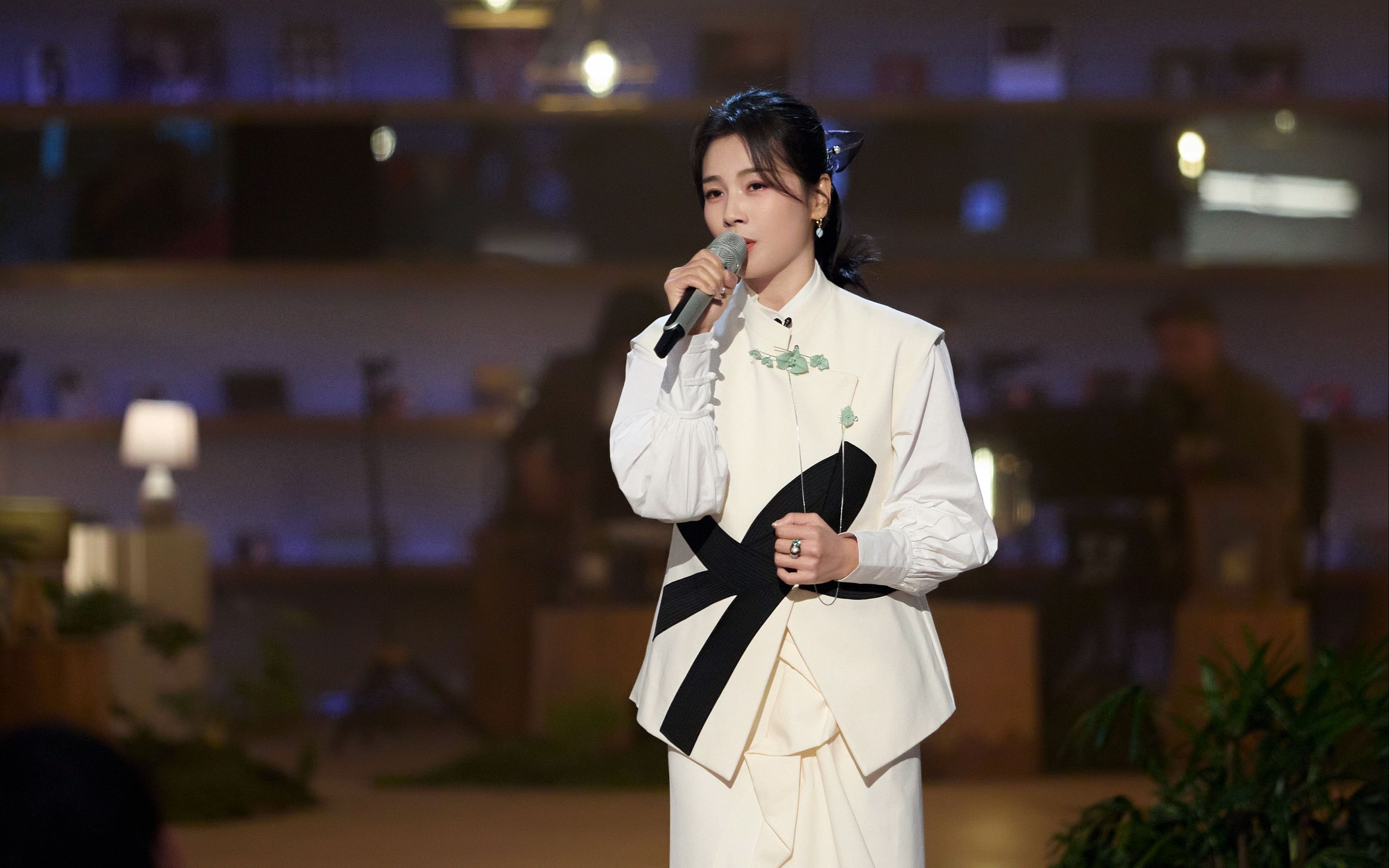 【小坞观涛】(第80期)音乐汇唱响小城故事,刘涛享受当下最好时光