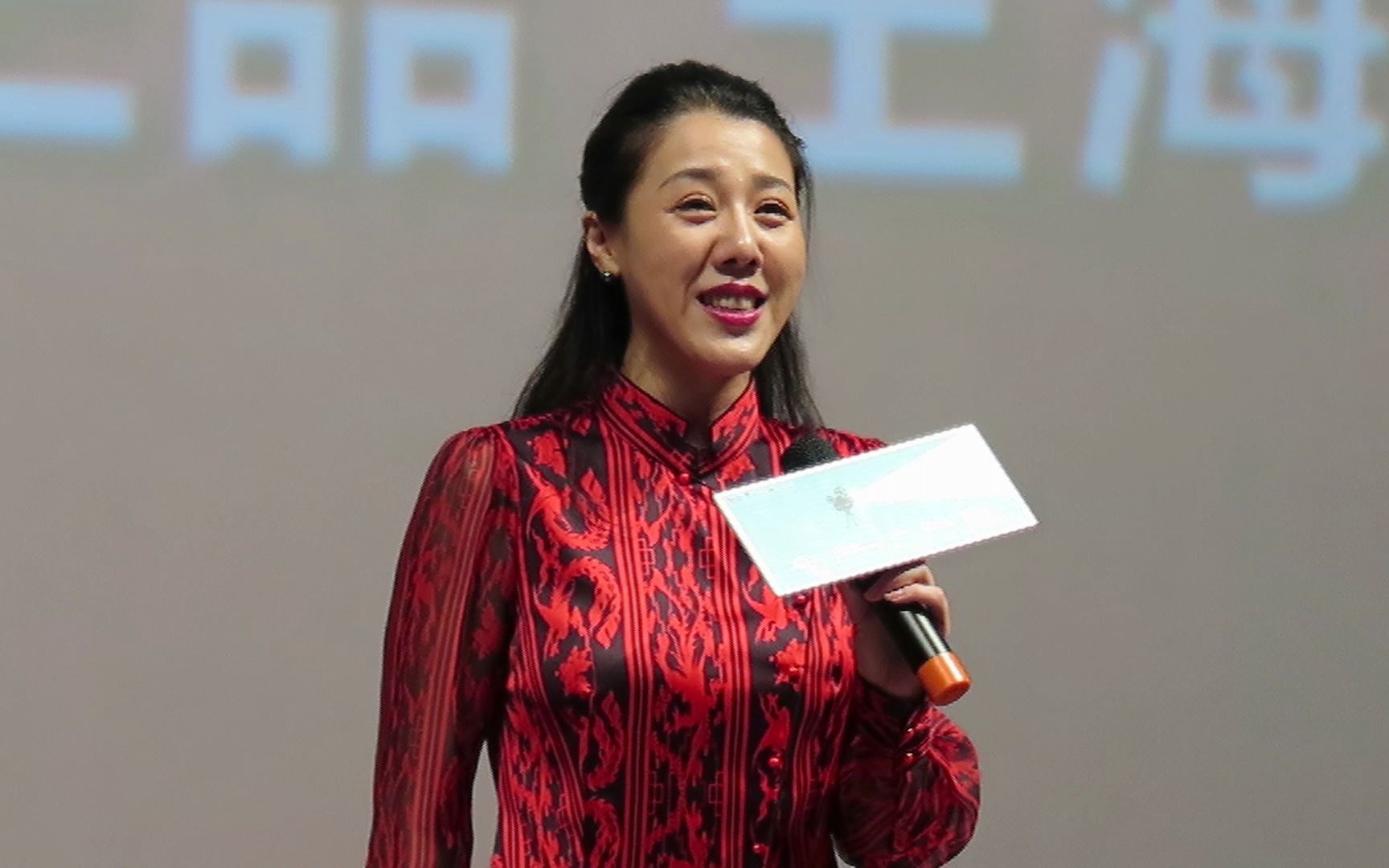 长征主演王喆现场清唱片段2018国际歌剧电影展大连站开幕式现场精彩