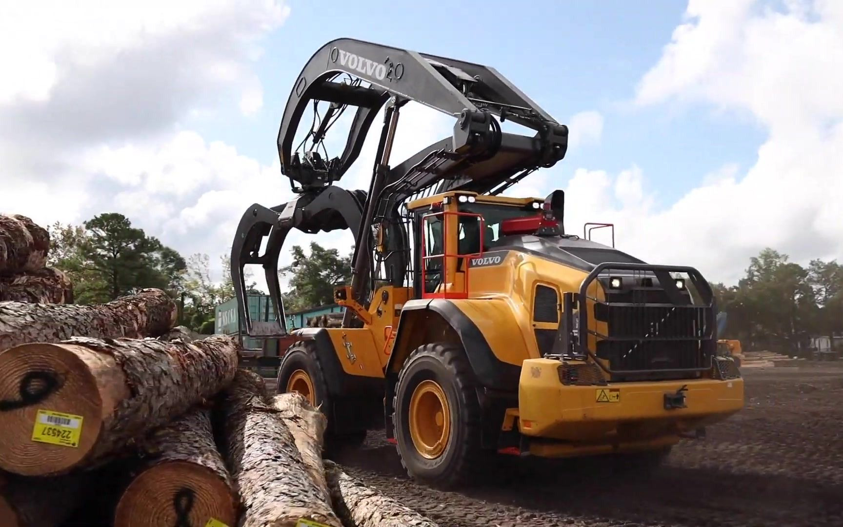 沃尔沃l180h木材装载机_哔哩哔哩 (゜-゜)つロ 干杯~-bilibili