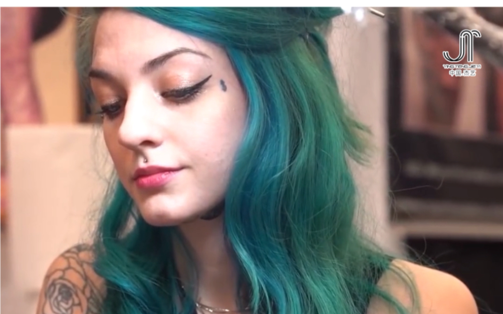 国外著名纹身师:女纹身师 太漂亮了#杰艺纹身器材 ##纹身色料 ##纹身