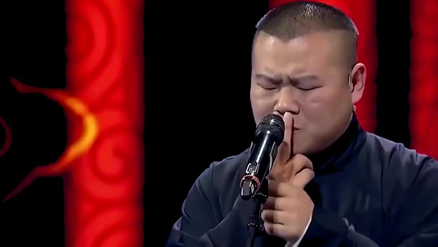岳云鹏模仿于谦抽烟名场面,这一段笑得我肚子疼,观众都沸腾了!